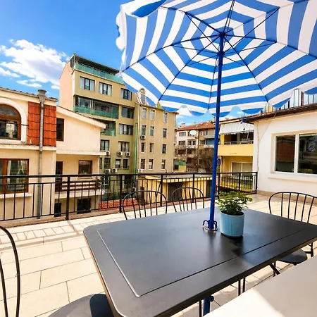 Апартамент Kalkan Downtown 2br With Large Terrace Варна